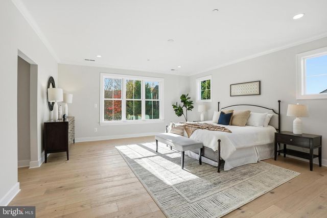 8802 RIDGE RD, Bethesda, MD 20817