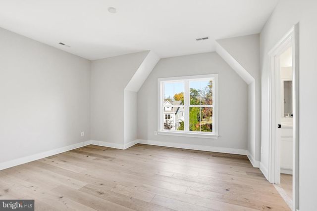 8802 RIDGE RD, Bethesda, MD 20817