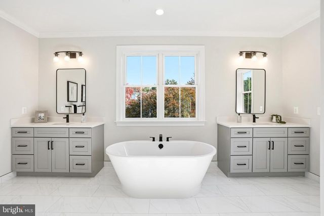 8802 RIDGE RD, Bethesda, MD 20817