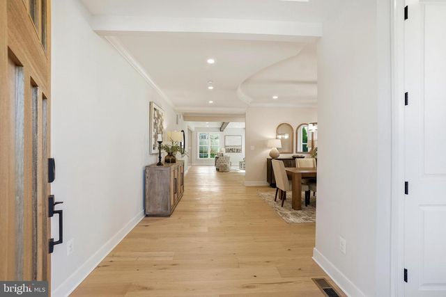 8802 RIDGE RD, Bethesda, MD 20817