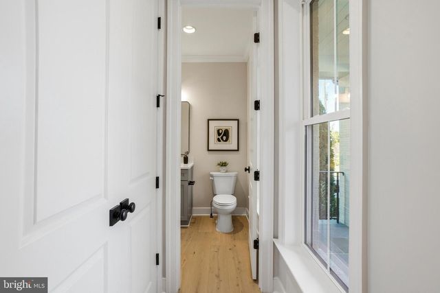 8802 RIDGE RD, Bethesda, MD 20817