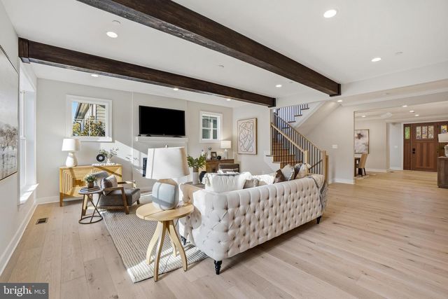 8802 RIDGE RD, Bethesda, MD 20817