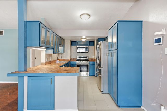 14326 Oakwood Place NE, Albuquerque, NM 87123