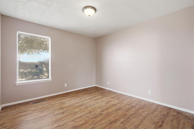 14326 Oakwood Place NE, Albuquerque, NM 87123