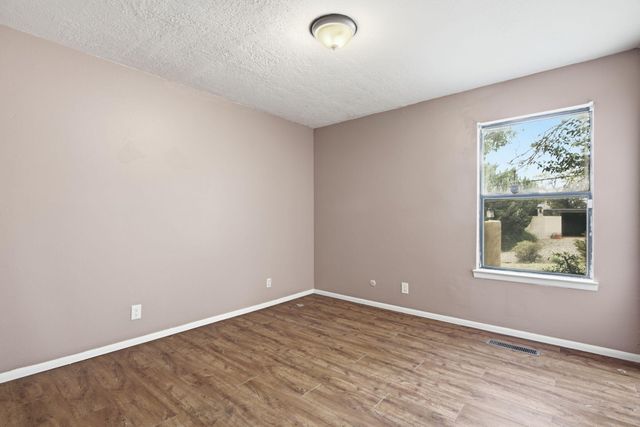 14326 Oakwood Place NE, Albuquerque, NM 87123
