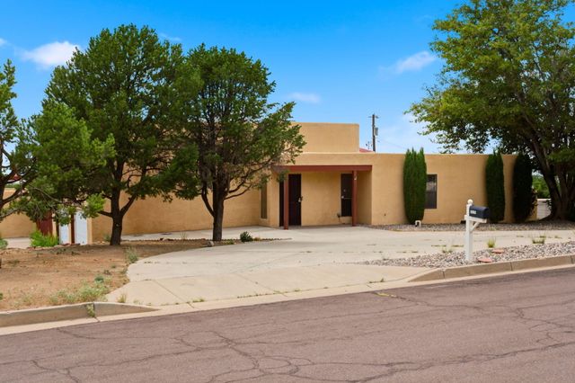 14326 Oakwood Place NE, Albuquerque, NM 87123