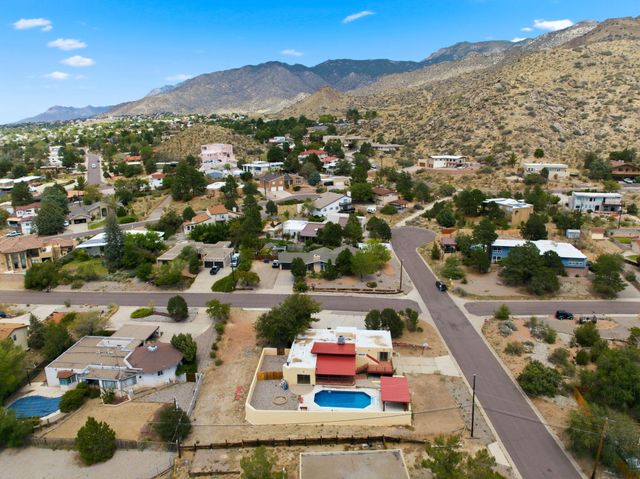 14326 Oakwood Place NE, Albuquerque, NM 87123