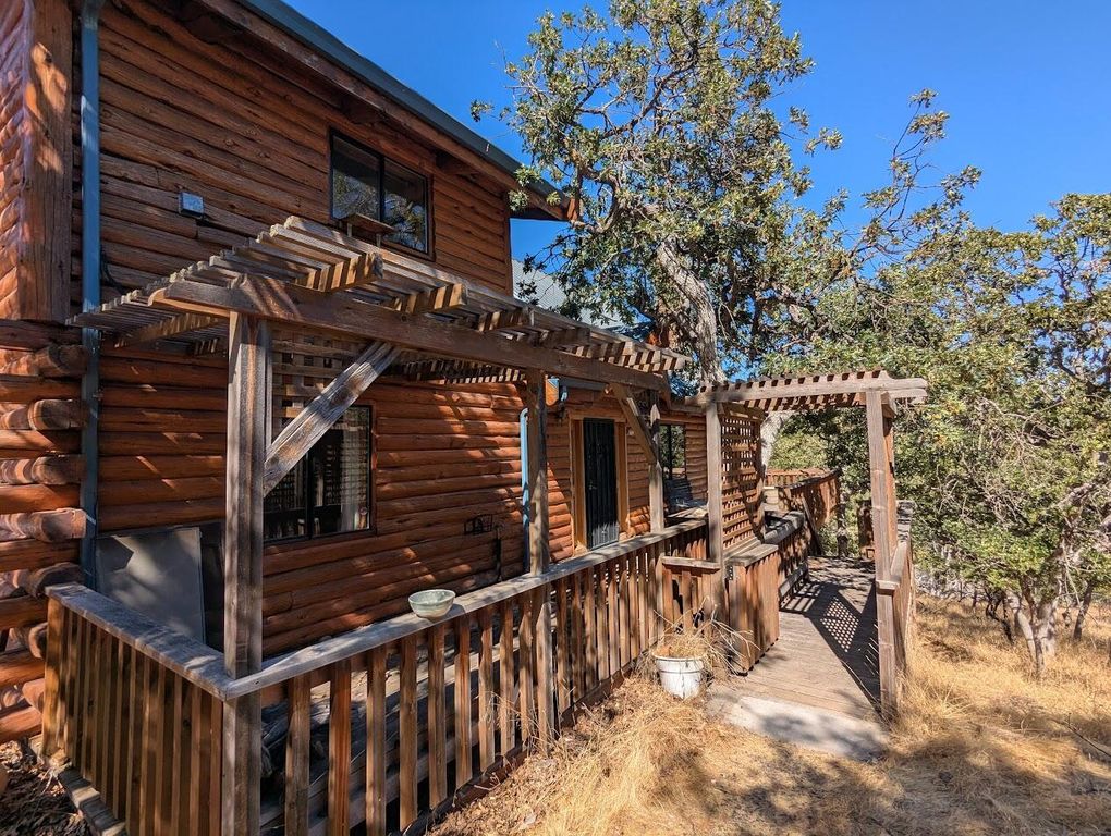 195 Timberlake Drive, Ashland, OR 97520
