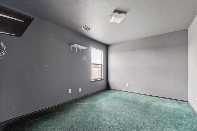 152 Eagle DR, Luling, TX 78648