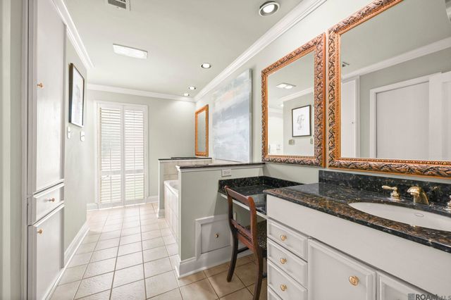 8792 W Fairway Dr, Baton Rouge, LA 70809