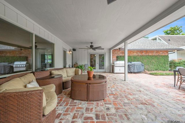 8792 W Fairway Dr, Baton Rouge, LA 70809
