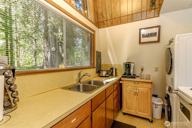 38115 564th ST CT E, Ashford, WA 98304