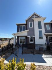 1940 S Poplar Court, Denver, CO 80224