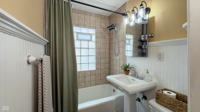 5121 Rosslyn Avenue, Indianapolis, IN 46205