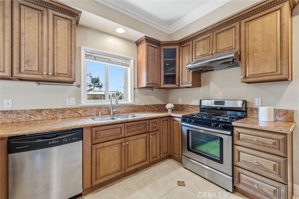Image 5 of property listing at 4825 Arden Dr, Temple City, CA 91780