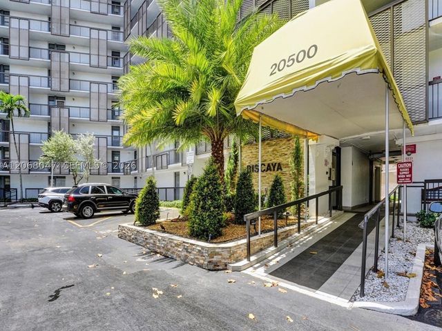 20500 W Country Club Dr 517, Aventura, FL 33180