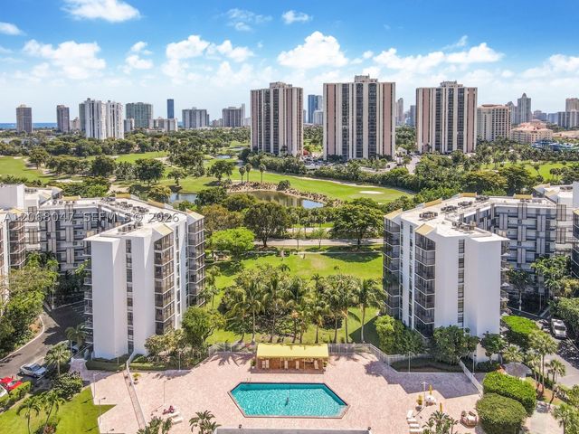 20500 W Country Club Dr 517, Aventura, FL 33180