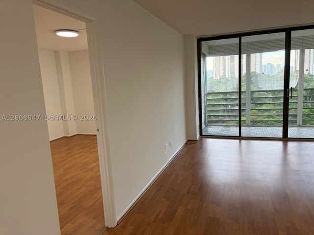 20500 W Country Club Dr 517, Aventura, FL 33180
