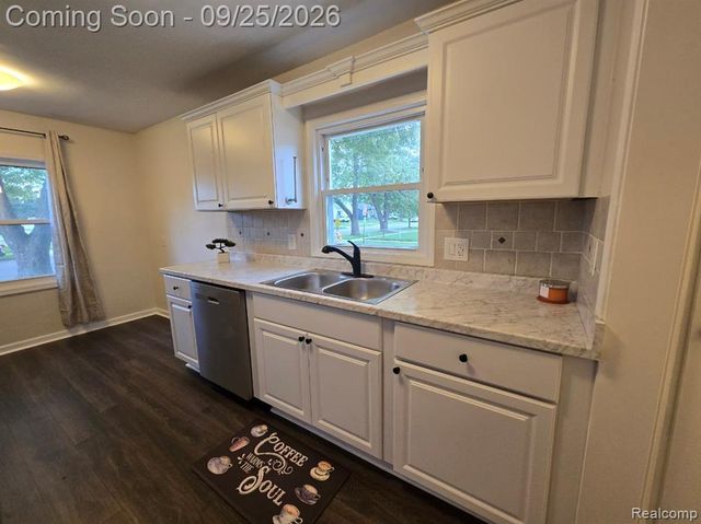 486 Lincoln Avenue, Lincoln Park, MI 48146