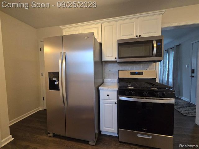 486 Lincoln Avenue, Lincoln Park, MI 48146
