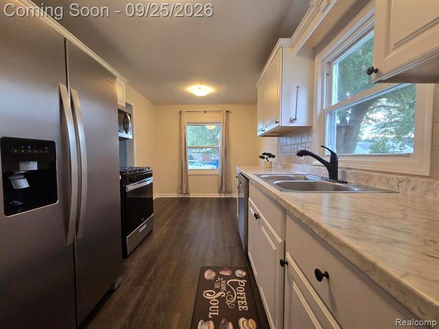 486 Lincoln Avenue, Lincoln Park, MI 48146