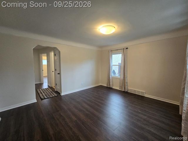 486 Lincoln Avenue, Lincoln Park, MI 48146