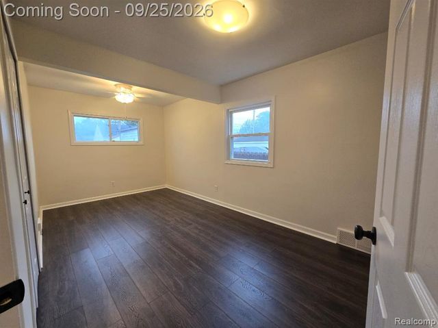 486 Lincoln Avenue, Lincoln Park, MI 48146