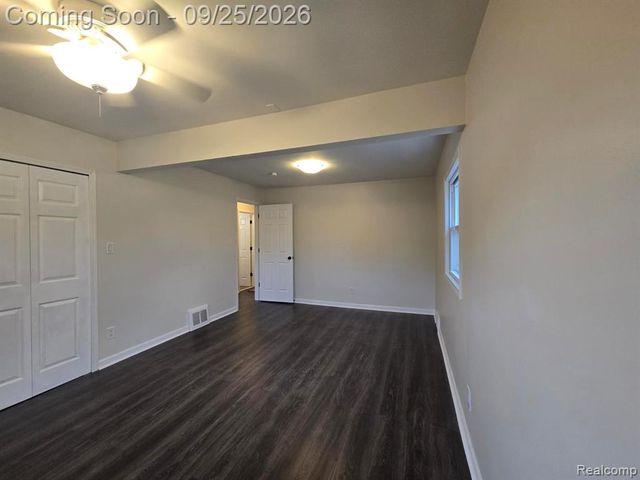 486 Lincoln Avenue, Lincoln Park, MI 48146