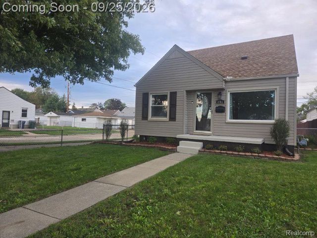 486 Lincoln Avenue, Lincoln Park, MI 48146