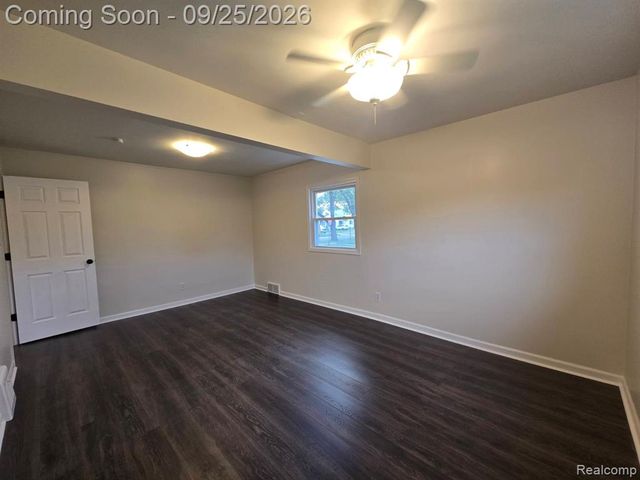 486 Lincoln Avenue, Lincoln Park, MI 48146