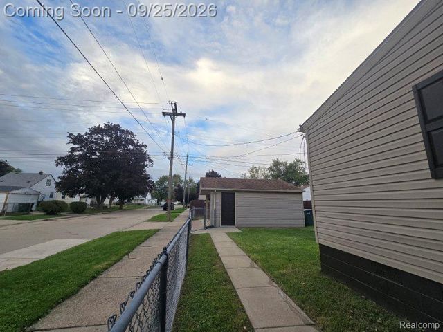 486 Lincoln Avenue, Lincoln Park, MI 48146