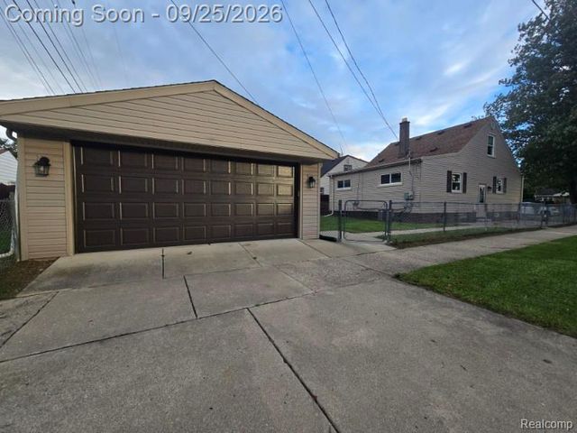 486 Lincoln Avenue, Lincoln Park, MI 48146