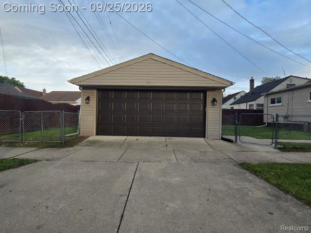 486 Lincoln Avenue, Lincoln Park, MI 48146