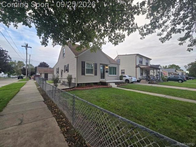486 Lincoln Avenue, Lincoln Park, MI 48146