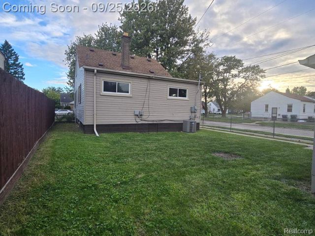 486 Lincoln Avenue, Lincoln Park, MI 48146
