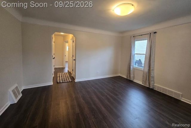486 Lincoln Avenue, Lincoln Park, MI 48146