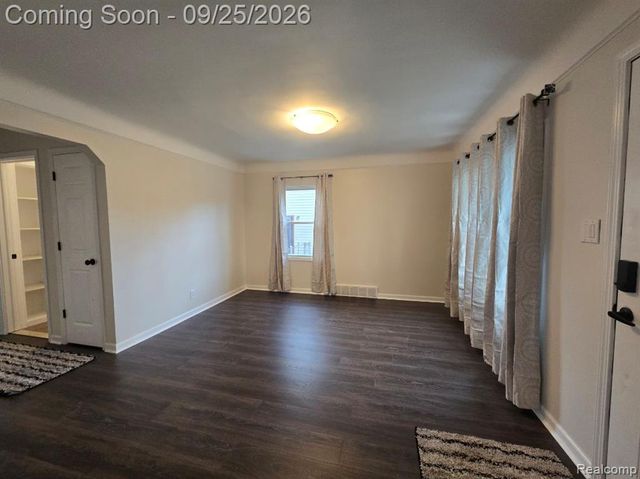 486 Lincoln Avenue, Lincoln Park, MI 48146