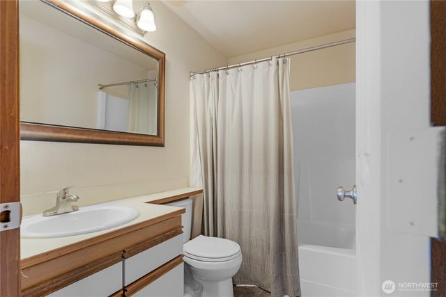 31078 9th Avenue S, Federal Way, WA 98003