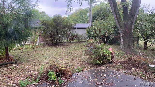 804 Dolphin Drive, Highland, IL 62249