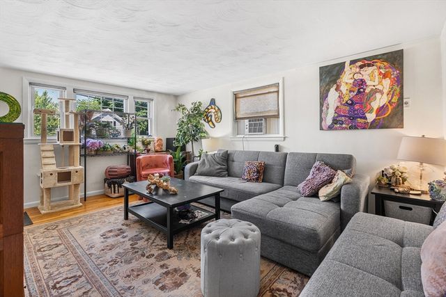 104 College Farm Rd, Waltham, MA 02451