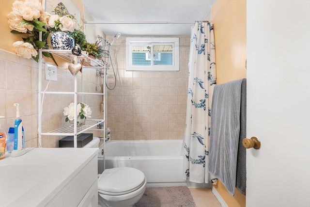 104 College Farm Rd, Waltham, MA 02451