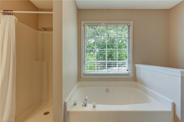 405 Ashton Circle, Eden, NC 27288