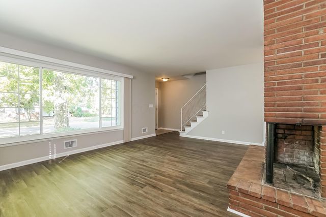 298 Pineview Drive, Columbus, OH 43213