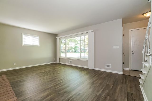 298 Pineview Drive, Columbus, OH 43213