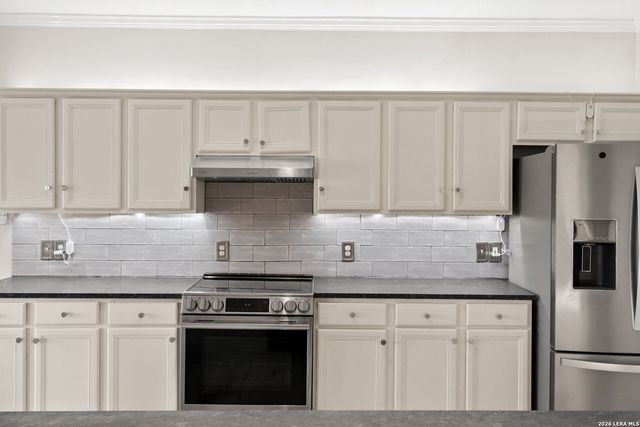 971 Barbara Dr, Canyon Lake, TX 78133