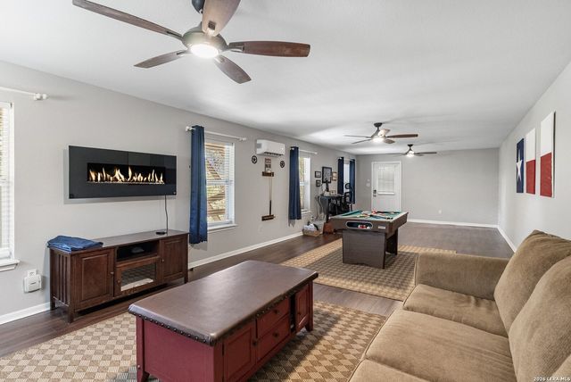 971 Barbara Dr, Canyon Lake, TX 78133