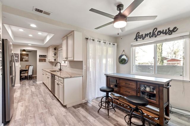 25820 25820 S Macarthur Dr, Tracy, CA 95376