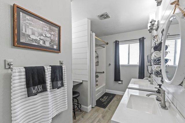 25820 25820 S Macarthur Dr, Tracy, CA 95376