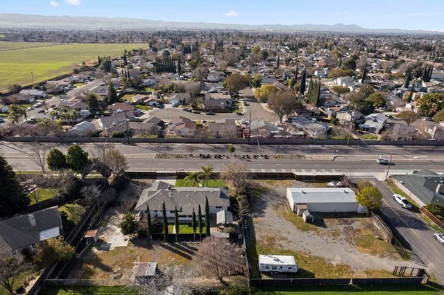 25820 25820 S Macarthur Dr, Tracy, CA 95376