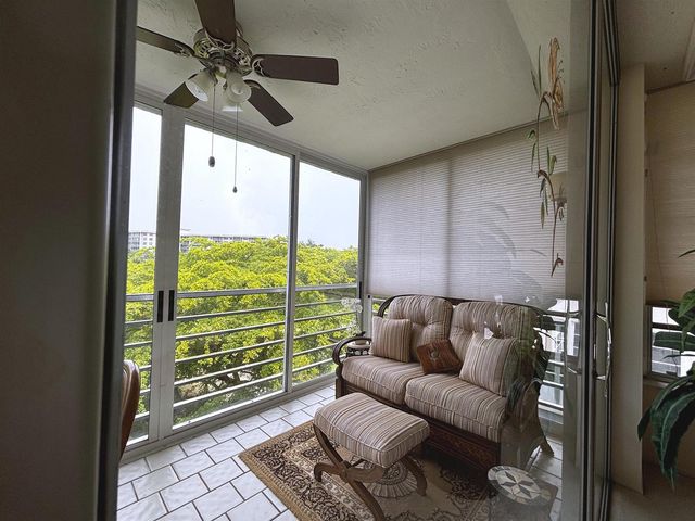 3930 Oaks Clubhouse Drive 506, Pompano Beach, FL 33069